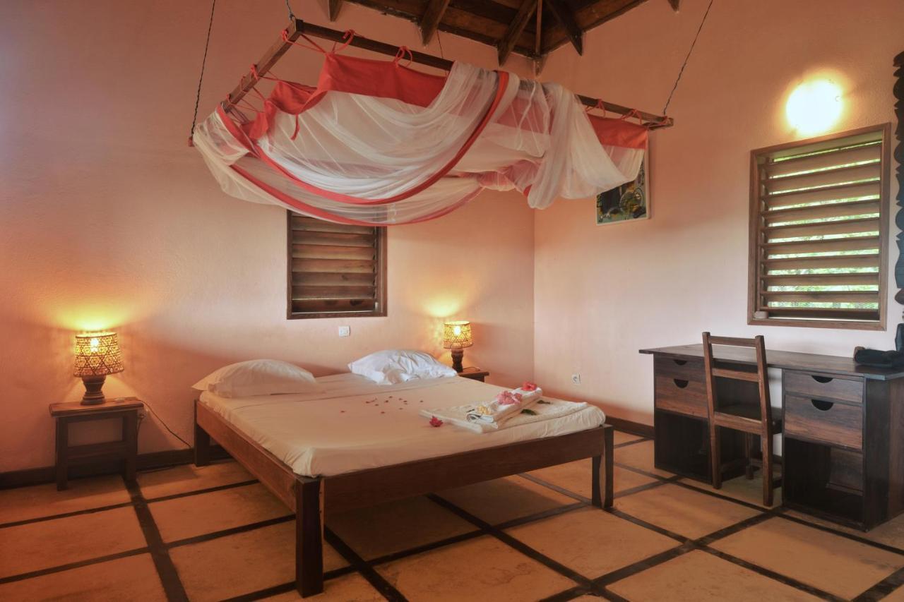 Hotel Benjamin アンバトロアカ エクステリア 写真